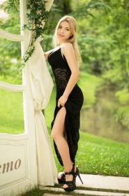 Juliya from Kharkov, 40 years, with brown eyes, blonde hair, Christian, Banker. #5