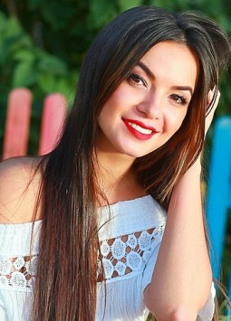 ALeksandra from Odessa, 31 years, with brown eyes, dark brown hair, Christian, Manager.