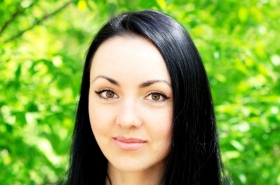 Marina from Kiev, 41 years, with hazel eyes, black hair, Christian, manager. #13