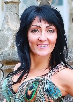Svetlana from Odessa, 48 years, with green eyes, black hair, Christian, dog trainer.
