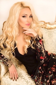 Alena from Kiev, 44 years, with brown eyes, blonde hair, Christian, fitness trainer and Lawyer. #7