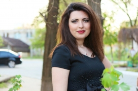 Marina from Zaporizhya, 30 years, with green eyes, black hair, Christian, teacher. #13