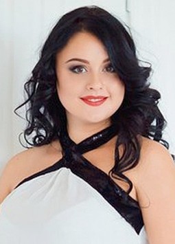 Alina from Zaporozhye, 28 years, with brown eyes, black hair, Christian, Pharmacist.