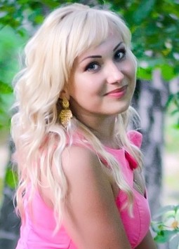 Julia from Nikolaev, 26 years, with grey eyes, blonde hair, Christian, student.