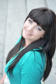 Yana from Zaporozhzhya, 32 years, with green eyes, dark brown hair, Christian, economist. #4