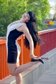 Yana from Zaporozhzhya, 32 years, with green eyes, dark brown hair, Christian, economist. #10