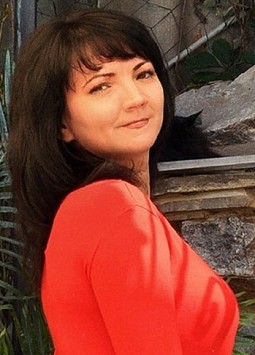 Evgenia from Kharkov, 41 years, with brown eyes, dark brown hair, Christian, Nail service..