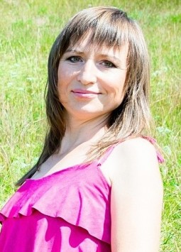Tamara from Kharkov, 46 years, with hazel eyes, light brown hair, Christian, florist.