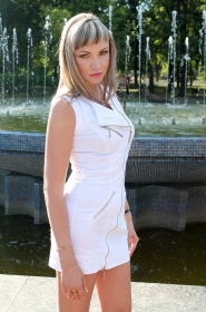 Elena from Mariupol, 49 years, with green eyes, blonde hair, Catholic, medical. #5