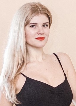 Angelina from Sumy, 28 years, with green eyes, blonde hair, Graphic Designer's Assistant.