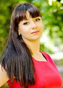 Anna from Poltava, 36 years, with black eyes, dark brown hair, Catholic, unemployed.