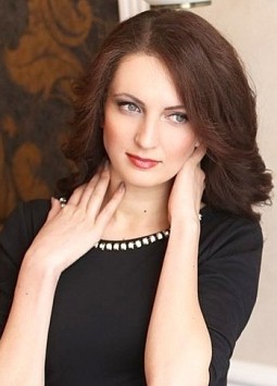Dariya from Kolomyya, 34 years, with grey eyes, light brown hair, Christian, a manager.
