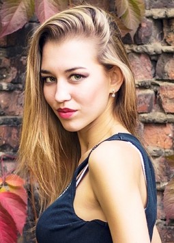 Alina from Lugansk, 27 years, with brown eyes, blonde hair, Christian.