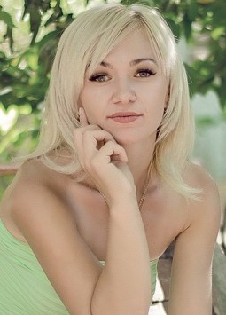 Valeriya from Nikolaev, 39 years, with green eyes, blonde hair, Christian, manager.