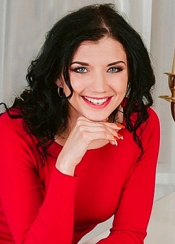 Polina from Kharkov, 35 years, with green eyes, black hair, Christian.