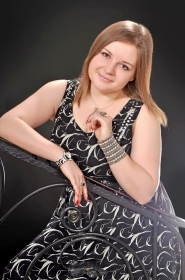 Miroslava from Ivano-Frankovsk, 37 years, with hazel eyes, blonde hair, Christian, manager. #6