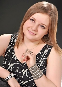 Miroslava from Ivano-Frankovsk, 36 years, with hazel eyes, blonde hair, Christian, manager.