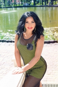 Elena from Kharkov, 44 years, with brown eyes, black hair, Christian, Manager. #4