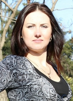 Olga from Odessa, 38 years, with grey eyes, black hair, Christian, pharmacist.