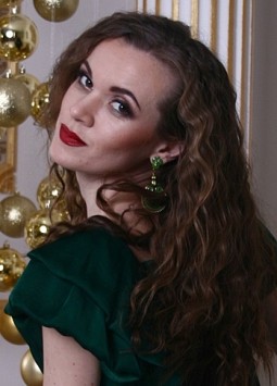Victoria from Nikolaev, 30 years, with brown eyes, light brown hair, Christian, Doctor.