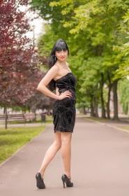 Elena from Nikolaev, 35 years, with brown eyes, black hair, Christian, ekonomist. #9