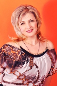 Alla from Kharkov, 49 years, with brown eyes, blonde hair, Christian, Tailor. #9