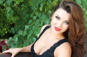 Lesya from Dnepropetrovsk, 42 years, with green eyes, light brown hair, Christian, cosmetologist. #8