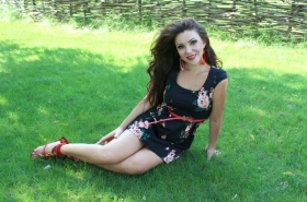 Lesya from Dnepropetrovsk, 42 years, with green eyes, light brown hair, Christian, cosmetologist. #9