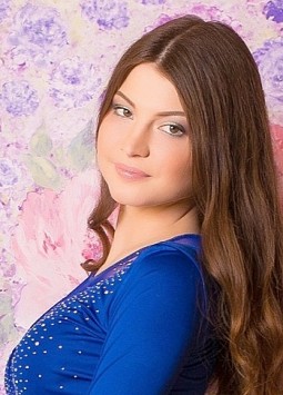 Aliona from Kharkiv, 29 years, with brown eyes, dark brown hair, Christian.