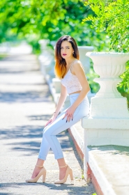 Aleksandra from Kherson, 29 years, with green eyes, dark brown hair, Christian, Manager. #1