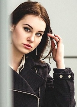 Julia from Kiev, 28 years, with grey eyes, light brown hair, Christian, other.