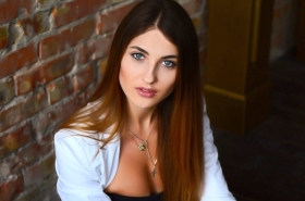 Juliya from Nikolaev, 30 years, with blue eyes, dark brown hair, Christian, stylist. #20