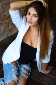 Juliya from Nikolaev, 30 years, with blue eyes, dark brown hair, Christian, stylist. #22