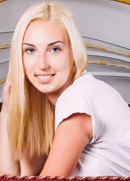 Kristina from Lugansk, 25 years, with blue eyes, blonde hair, Christian.
