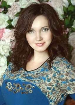 Nataliya from Zaporozhzhya, 49 years, with brown eyes, dark brown hair, Christian, manager.