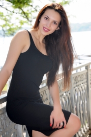 Elena from Nikolaev, 26 years, with brown eyes, dark brown hair, Student. #1