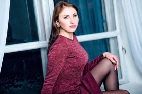 Anna from Nikolaev, 29 years, with green eyes, dark brown hair, Christian, Art Director. #16