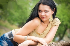 Anna from Lugansk, 31 years, with brown eyes, black hair, Christian. #11