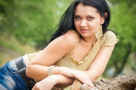 Anna from Lugansk, 31 years, with brown eyes, black hair, Christian. #14