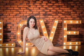Anna from Lugansk, 31 years, with brown eyes, black hair, Christian. #16