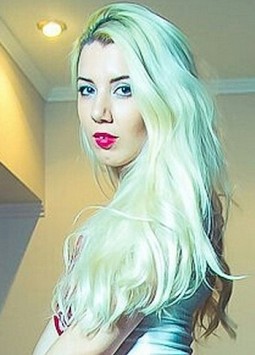 Tania from Kiev, 34 years, with blue eyes, blonde hair, Christian, designer.