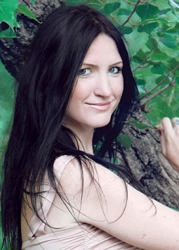 Nataliya from Zaporizhhya, 35 years, with green eyes, dark brown hair, Christian, student.
