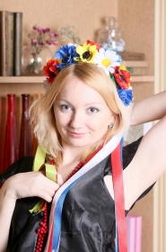 Elena from Brovary, 41 years, with brown eyes, red hair, Christian, Manager. #13