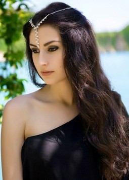 Alexia from Kiev, 29 years, with brown eyes, dark brown hair, Christian, model.