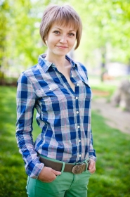 Julia from Kharkiv, 34 years, with green eyes, dark brown hair, Christian, University stuff. #7