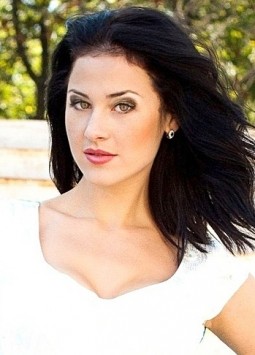 Anastasia from Odessa, 31 years, with green eyes, dark brown hair, Christian, psychologist.