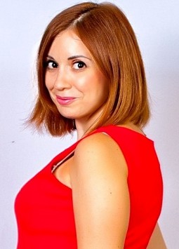 Viktoria from Nikolaev, 38 years, with hazel eyes, dark brown hair, Christian, Economist.