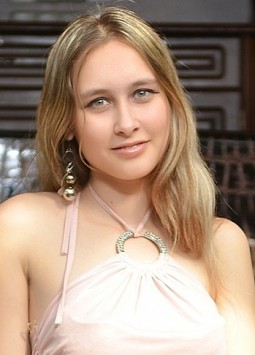 Olga from Mykolaiv, 29 years, with grey eyes, light brown hair, Christian, Lingvist.