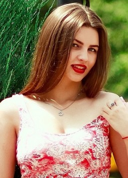 Diana from Artemivsk, 26 years, with blue eyes, blonde hair, Christian, waiter.