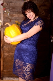 Alena from Cherkasy, 40 years, with green eyes, dark brown hair, Christian, Baker. #15